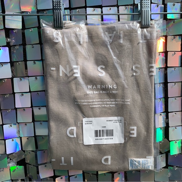 NWT AYR | All Year Round “The Exec” Pima cotton tee in “Shroom” warm gray - Picture 3 of 9